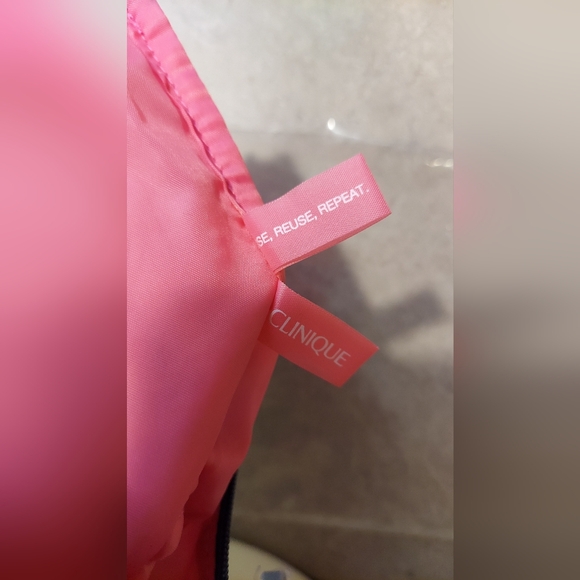 KATE SPADE/CLINIQUE NWT Cosmetic Bag with Zippered Top. - Picture 6 of 8